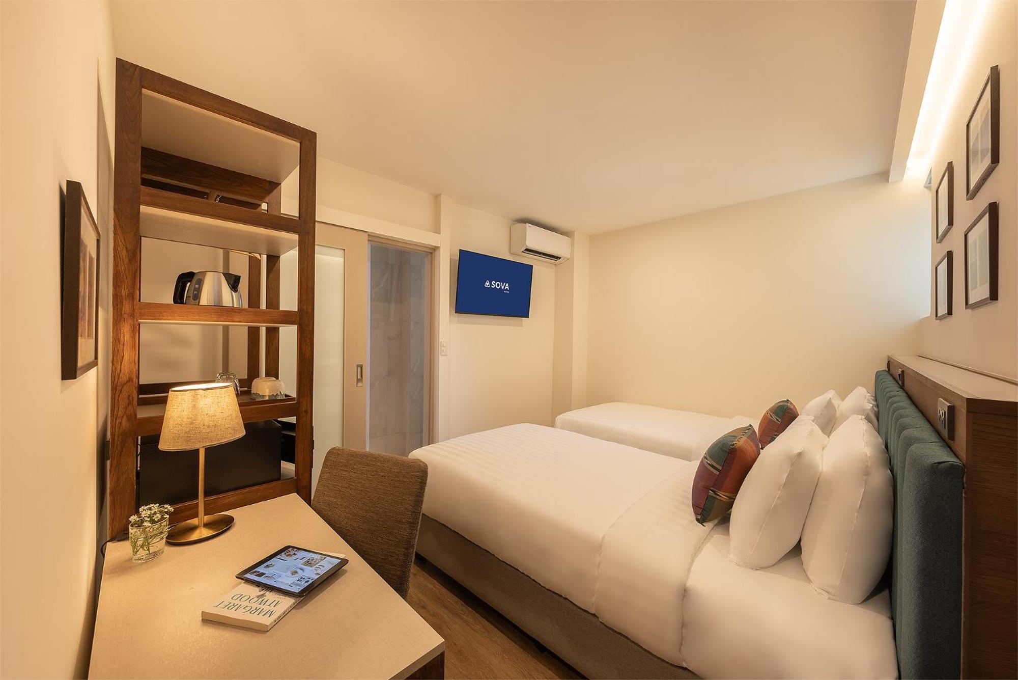 Sova Hotel Bangkok Exterior photo