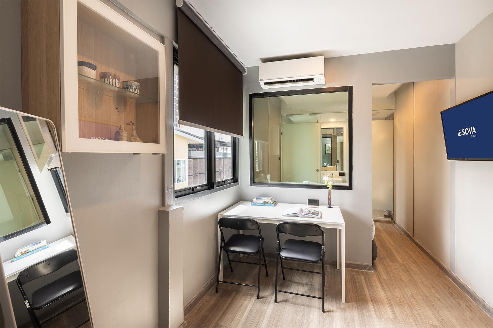 Sova Hotel Bangkok Exterior photo